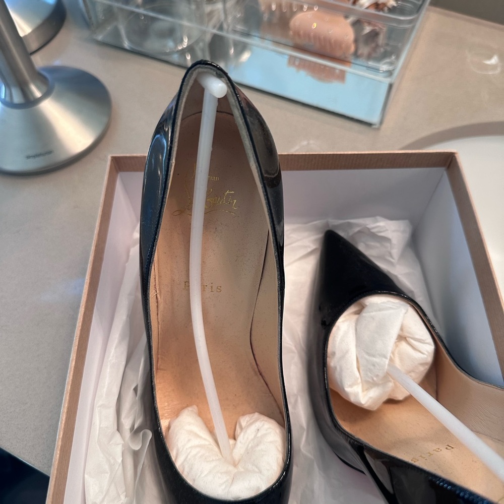 New with tags patent leather Louboutin heels - Picture 7 of 12